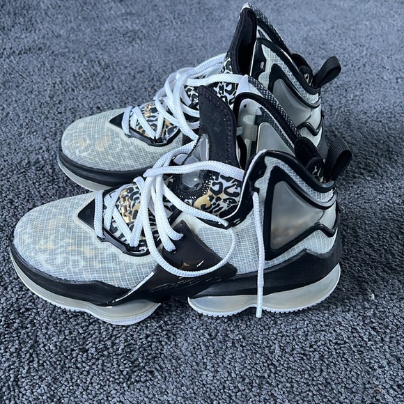 LeBron’s - Picture 2 of 5